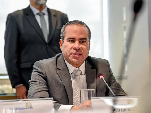 Fred Linhares erra a mão e tem que exonerar assessor para não perder espaço no GDF